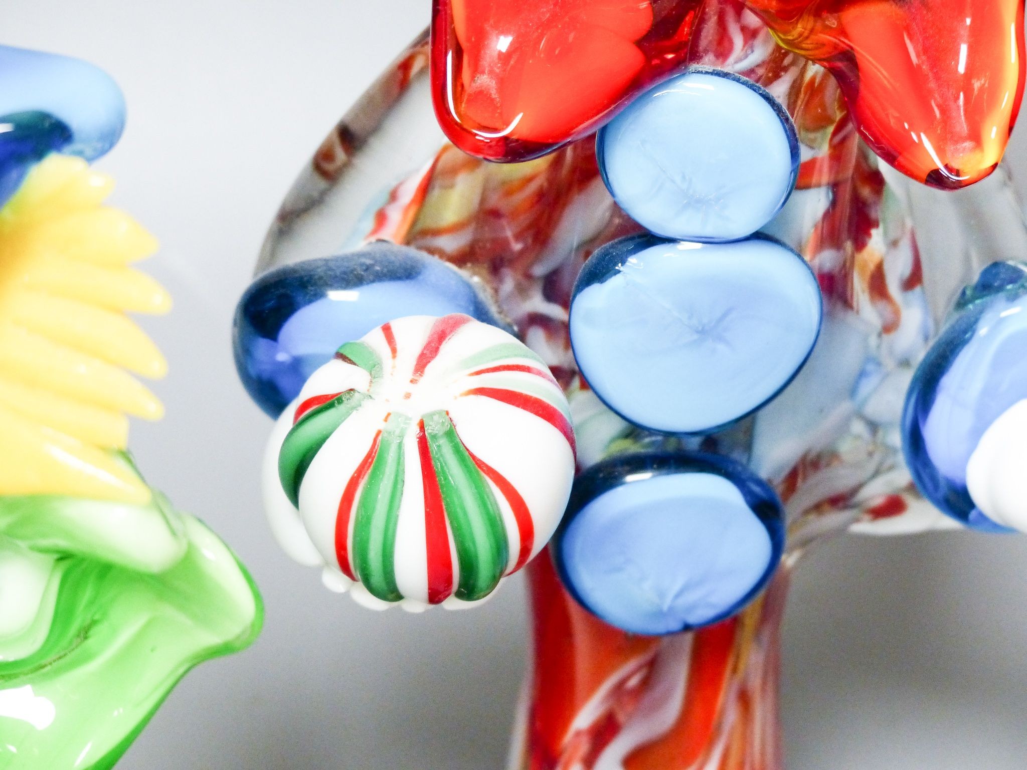 Three Murano glass figures of clowns and two similar figures of ladies, tallest 34 cm